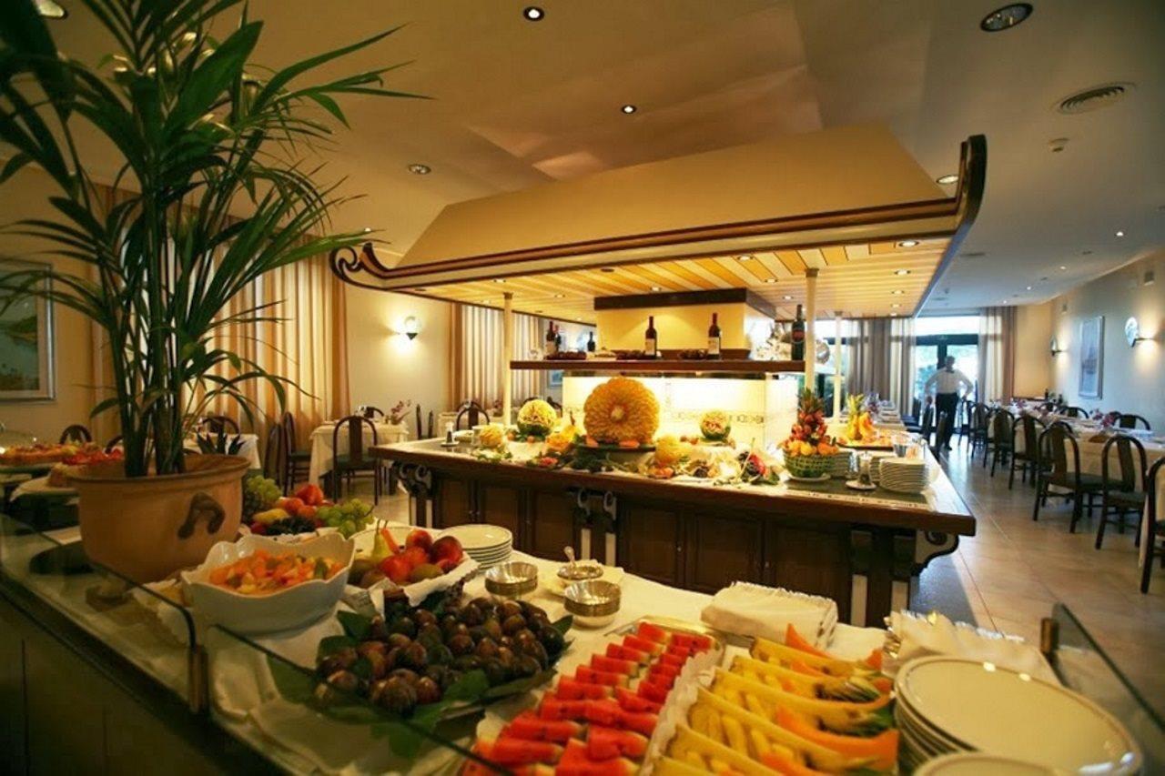 Excelsior Hotel 4*