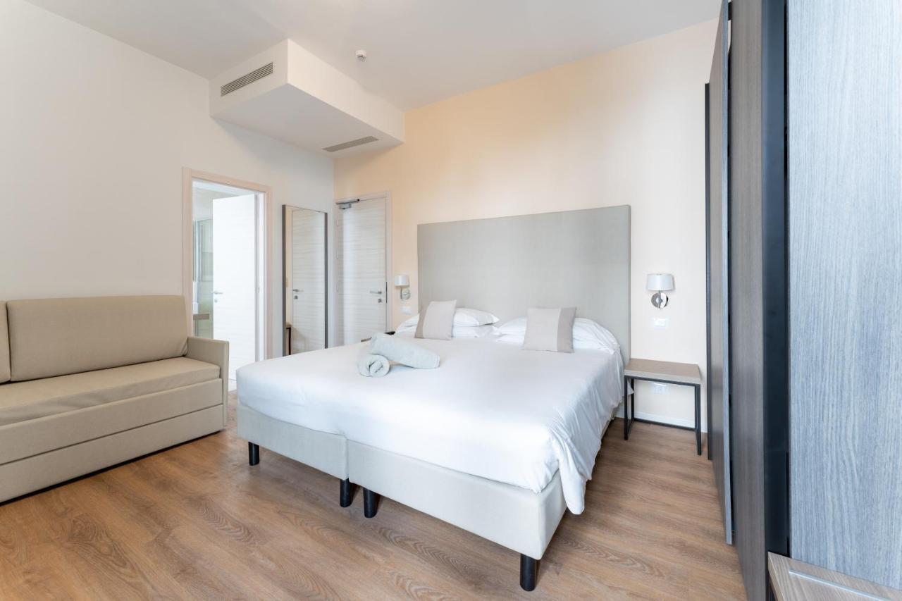 Excelsior Hotel 4*