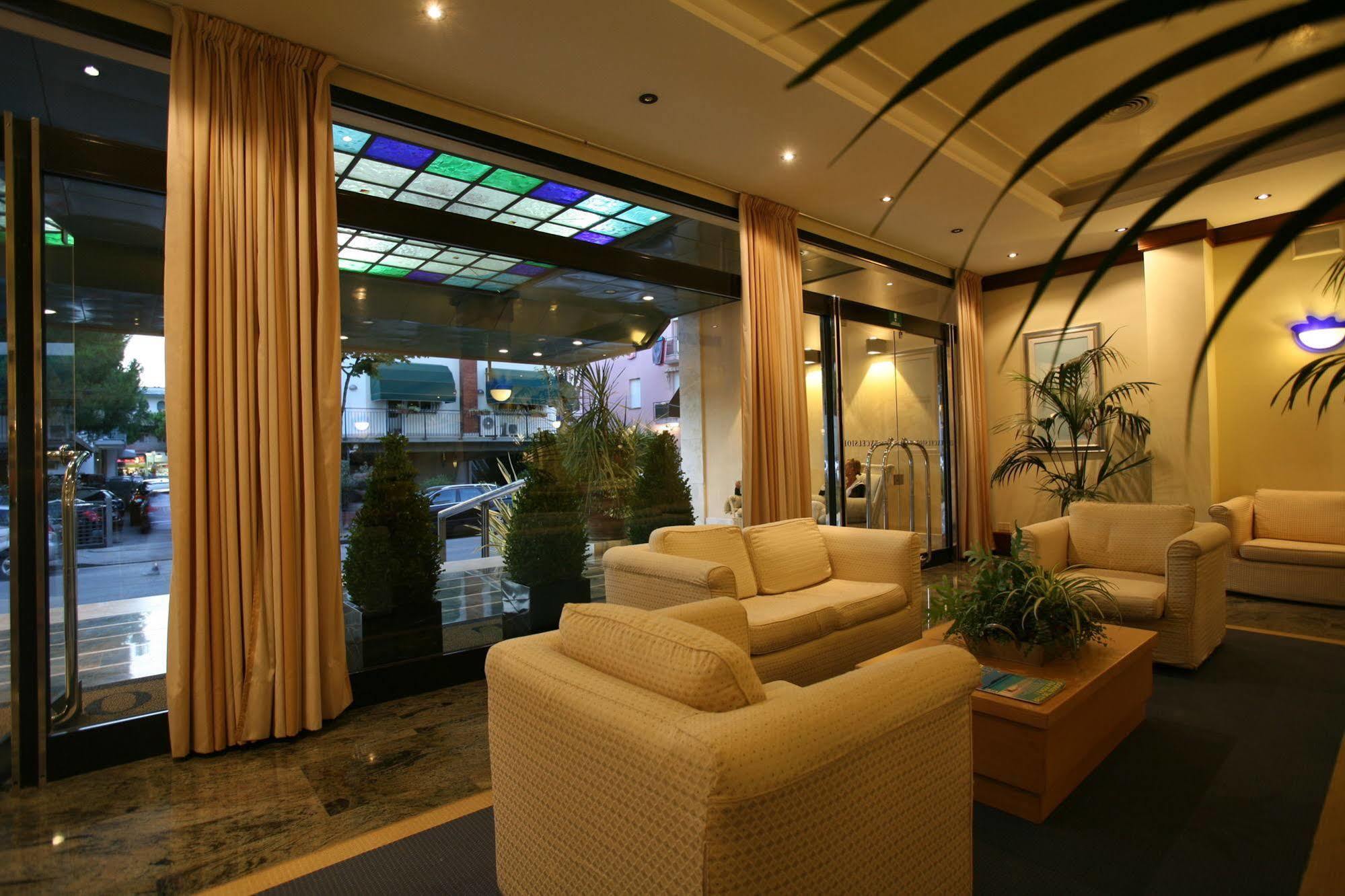 Excelsior Hotel 4*